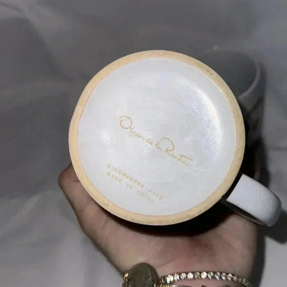 Oscar de la Renta Coffee Mugs - Picture 5 of 5